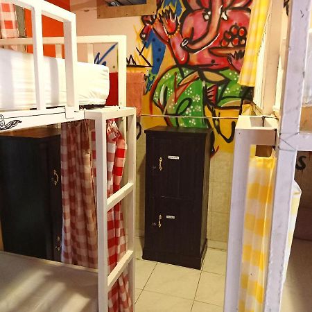 Deoplet Homestay & Gallery Джокякарта Екстериор снимка