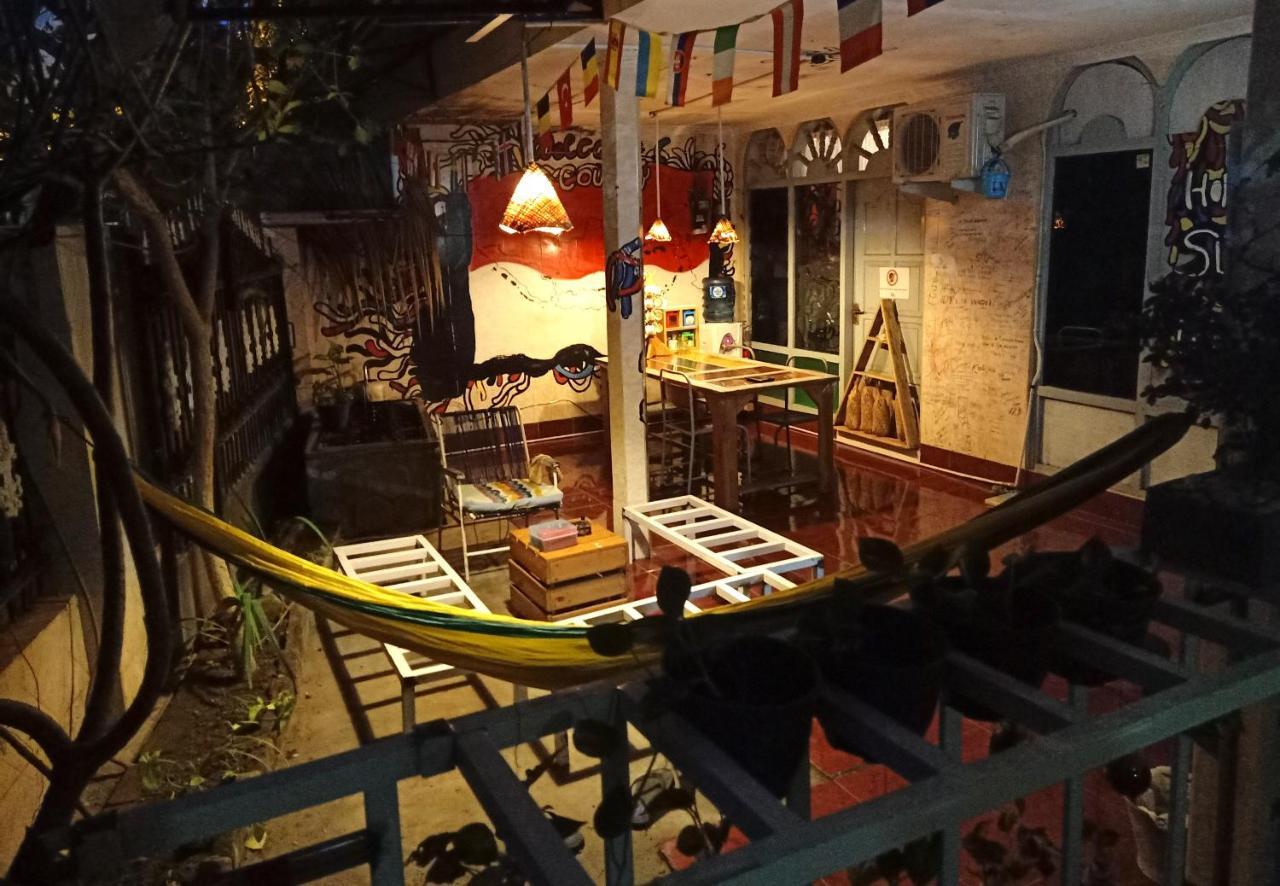 Deoplet Homestay & Gallery Джокякарта Екстериор снимка