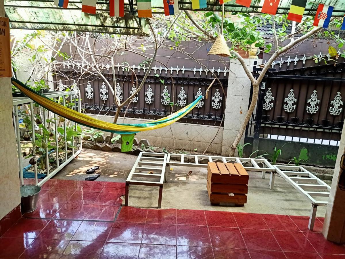 Deoplet Homestay & Gallery Джокякарта Екстериор снимка