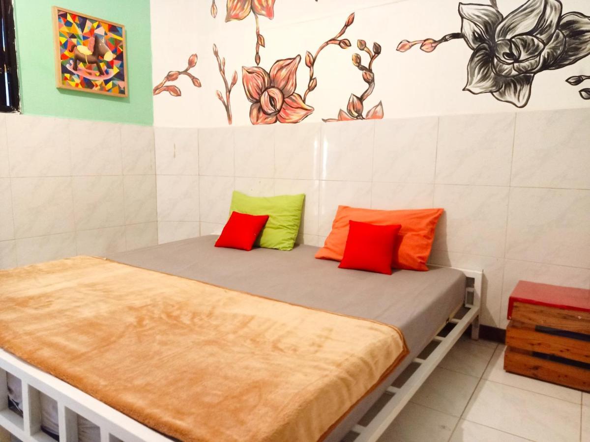 Deoplet Homestay & Gallery Джокякарта Екстериор снимка