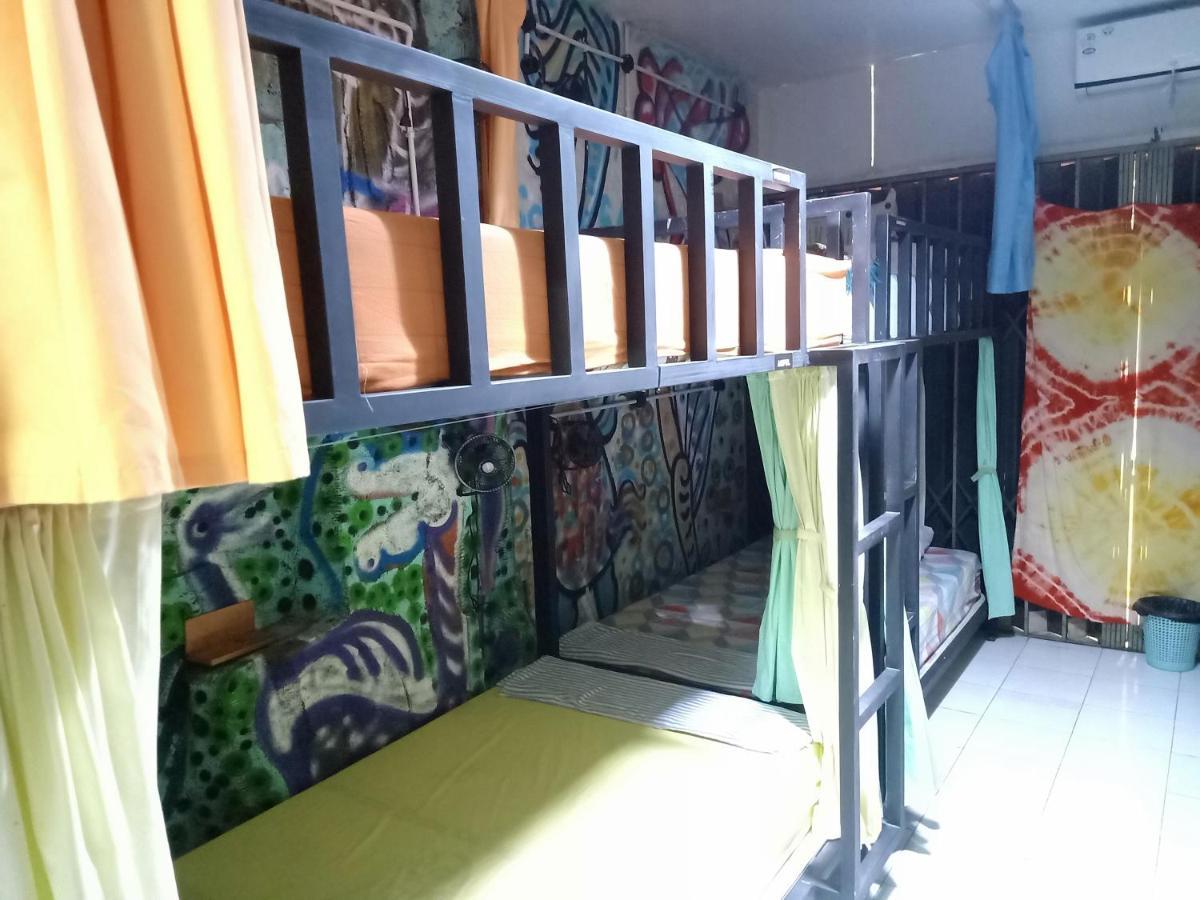 Deoplet Homestay & Gallery Джокякарта Екстериор снимка